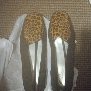 Women's flats